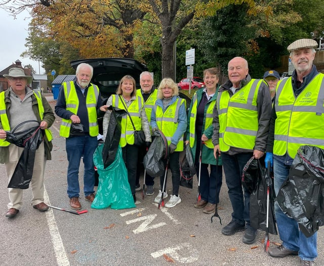 Rotary clubs join forces to raise £6,000 for cancer charities