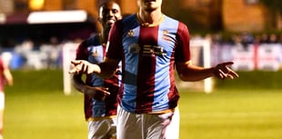 Ogo Obi's stoppage-time goal fires Farnham Town to win against Poole