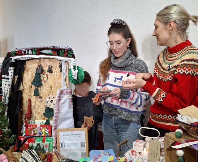 Haslemere stall raises record £1,000 for Gaza aid