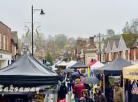 Rain doesn’t dampen Haslemere Christmas Market spirit
