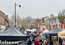 Rain doesn’t dampen Haslemere Christmas Market spirit
