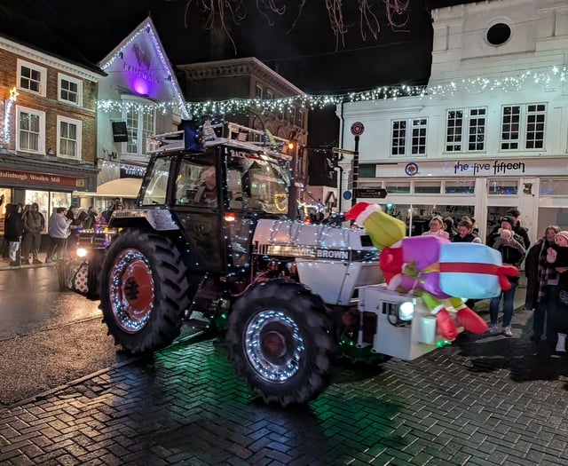 Merry motorcade cheered on by thousands around East Hants and Sussex