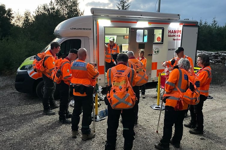 Hampshire Search and Rescue volunteers during a briefing.