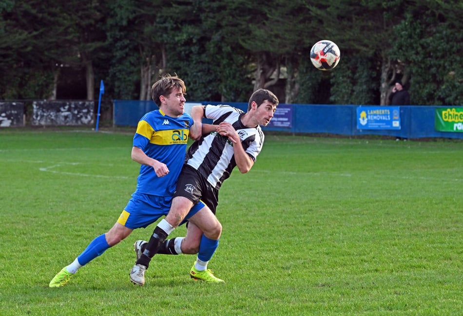 Petersfield Town fall to defeat at East Cowes Victoria