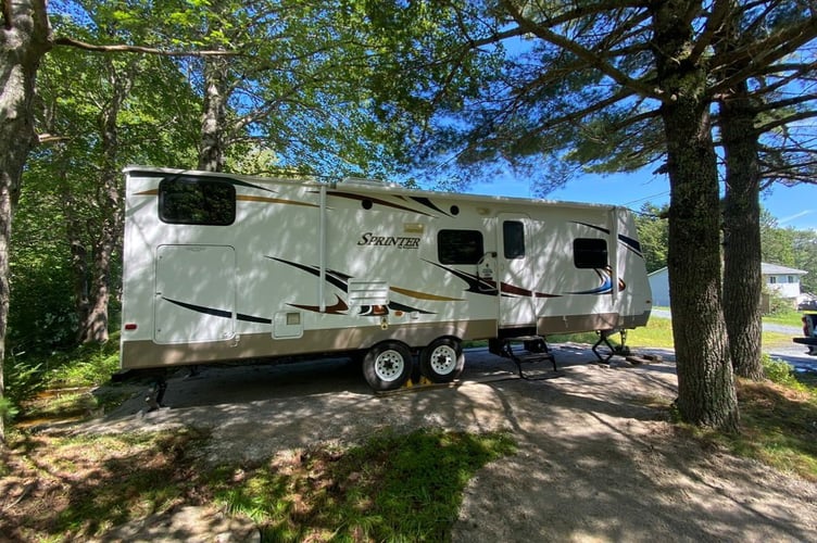 A British couple sold their troubled new-build home and moved to rural Canada to build their dream house mortgage-free after snapping up seven acres of land for just £30,000. llChris and Sarah Kennealy, both 41, left Basingstoke, Hampshire, in August 2023 after growing fed up with the cost and frustrations of home ownership in the UK. The pair, who married in October 2018, had spent four years in their new-build property but say constant issues with the house left them disappointed.