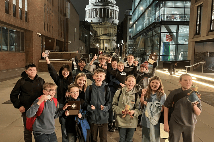 FHES History Bowl London Success