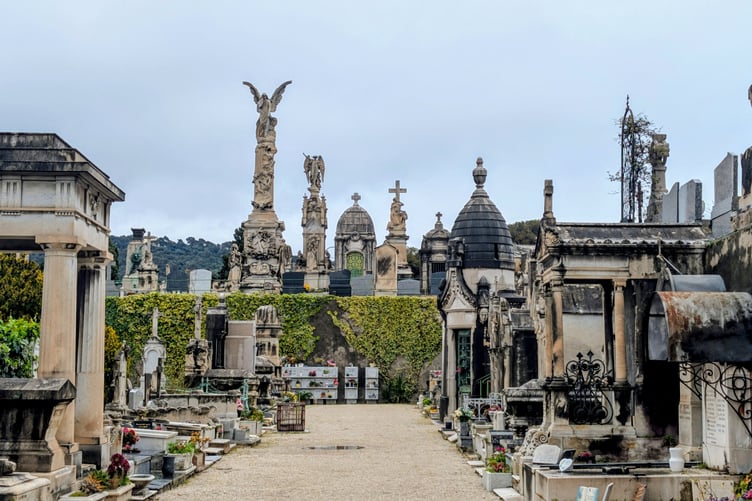 Aleksander Sikora's trip to Nice. A savvy traveller visited two countries in two days for under £100 - and was back in time for work the next morning. Aleksander Sikora, 41, wanted to visit both Nice and Monaco on his two days off to explore and enjoy the historic architecture.The dad-of-two, who lives in Farnham, Surrey, bought Easyjet return flights from Gatwick to Nice for just £48.He pre-booked a £19-a-night hostel in Nice, packed a rucksack with his passport, some sandwiches and a bottle of water, and jetted off on Friday March 13.