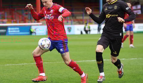 Ten-man Aldershot Town draw breathless encounter against Sutton United