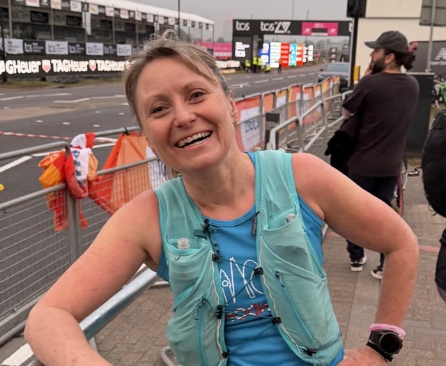 Farnham runner completes London Marathon route in reverse