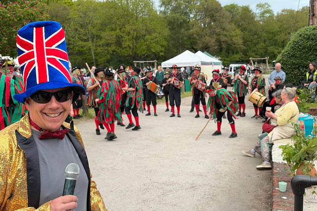 Twin queens crowned as May Fayre raises £3k