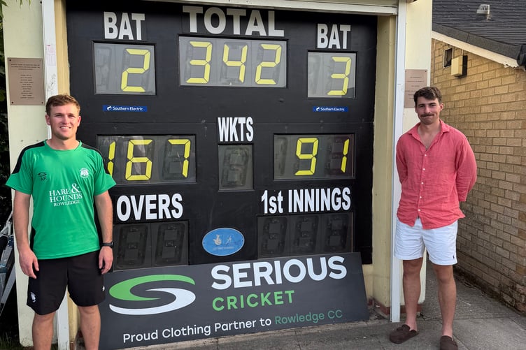 Archie Redfern and Sam Marshall put on 177 for the second wicket