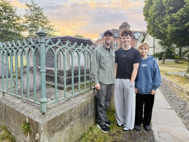 Hobie Smith, Hobie Jnr and Wyatt at William Cobbett tomb at St Andrews Church