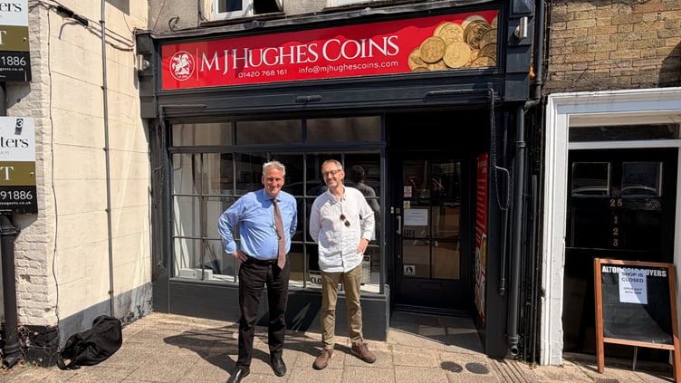 Jon White, founder of Gold Traders UK, with Damian Hinds MP.
